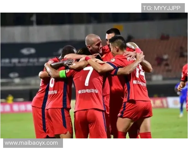 足球明星合同到期引发转会市场热潮各大俱乐部争相抢购新星